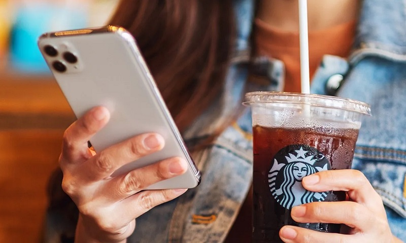 Does Starbucks Accept Apple Pay
